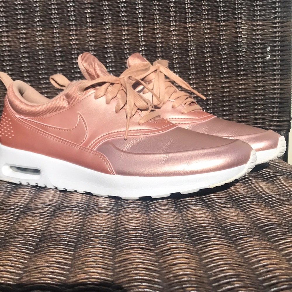 Nike Air Max Thea SE Metallic Rose Gold womens sz9